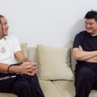 MK体育官方网站-每个中国行的球星都来找大姚啊！媒体人晒阿隆-戈登和姚明的合照