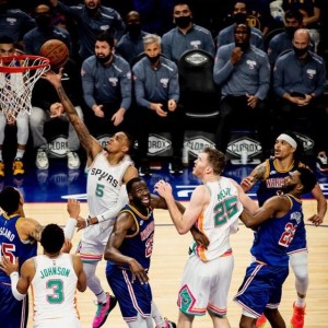 MK体育-连续攻陷魔鬼主场！年轻马刺越战越勇重燃赛季希望