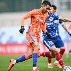 MK体育-双线10连胜 德尔加多进球助泰山半只脚进半决赛